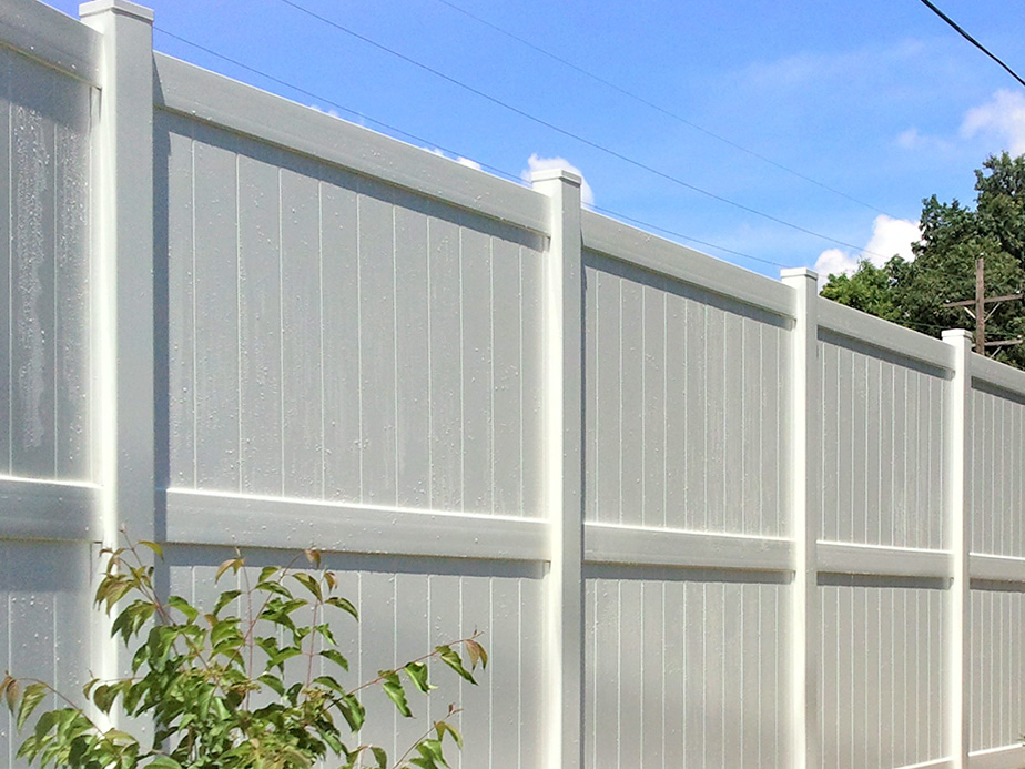 Commercial Vinyl Fence Company In Cincinnati