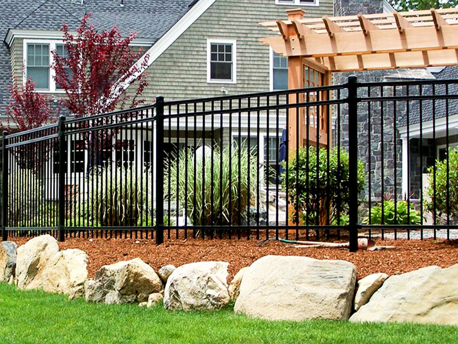 Aluminum Fence, Ornamental Steel Fence,  Vinyl fence, Wood Fence and chain link fence options in the Maineville Ohio area.