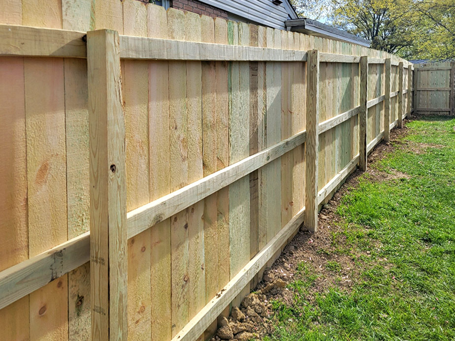 Maineville Ohio wood privacy fencing